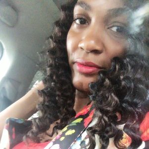 Meet your Posher, Takia